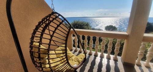 Mandre Apartment | Comfortable family apt Iris 20m from beach in Mandre