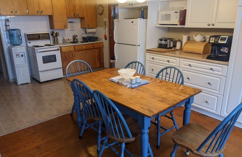 Rideau Lakes Cottage | Comfortable family cottage on Big Rideau Lake