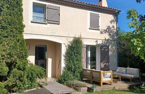 Blanquefort Villa | Comfortable Family Home With Heated Pool at the Gates of Bordeaux