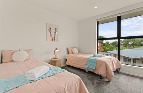 Henderson House | Comfortable Family Home