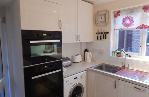 Cherry Hinton House | Comfortable Family Stay With Parking and Gardens