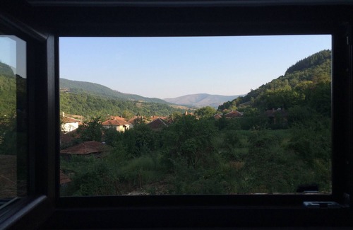 Stakevtsi Villa | Comfortable Family Villa in a Tranquil Mountain Village