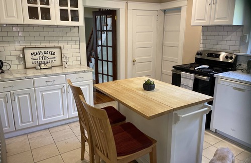 South Amherst House | Comfortable farmhouse in South Amherst