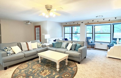Melrose Other | Comfortable Farmhouse Retreat Near Lake Santa Fe: Sleeps 16!