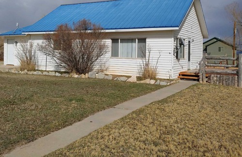 Manila House | Comfortable Flaming Gorge Home