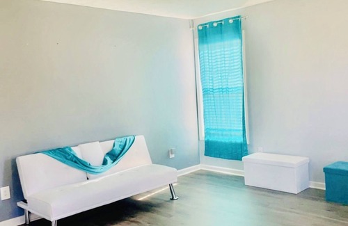 Lithonia House | Comfortable four bedroom house in cozy neighborhood