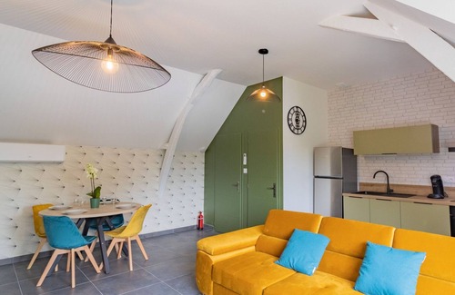 Chalonnes-sur-Loire Cottage | Comfortable holiday home on Chalonnes-sur-Loire island with air conditioning and private parking