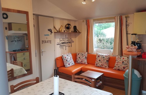 La Roque-d'Antheron House | Comfortable 3 bedroom mobile home with air conditioning in Provence - Swimming pool and private lake