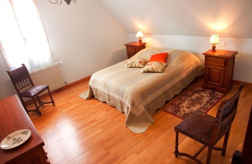 Sauveterre-de-Bearn Villa | Comfortable house with swimming pool, ideally located between Béarn and the Basque Country