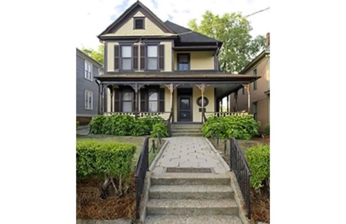 Church Street House | COMFORTABLE GETAWAY CLOSE TO ATLANTA AIRPORT