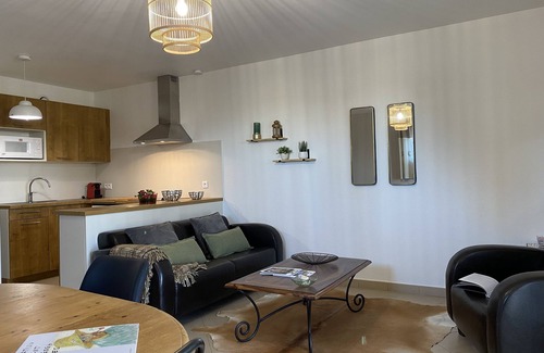 Fontvieille Cottage | Comfortable gîte in a 19th century Provencal farmhouse ideally located