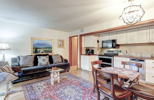 West Beach Village Condo | Comfortable ground-floor condo with enclosed patio, washer/dryer, & AC