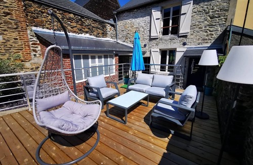 Revin House | Comfortable guest house just a stone's throw from the Meuse river and the "voie verte".