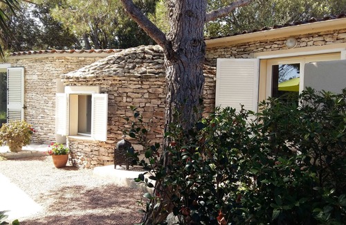 Bonifacio House | Comfortable haven of peace with terrace and garden