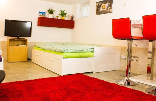 Rath-Heumar Apartment | Comfortable holiday home with sauna in Cologne