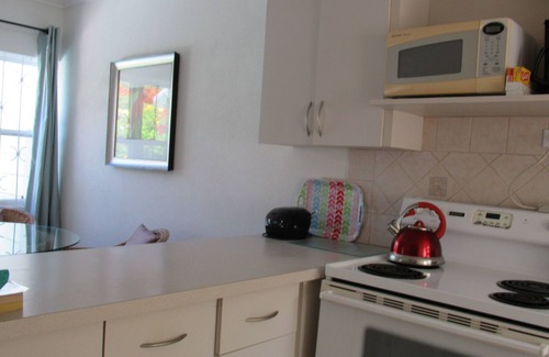 Enterprise House | Comfortable Holiday Home with Pool in Perfect Location : Miami Beach + Freights