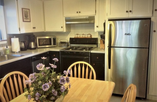 Al Tahoe House | COMFORTABLE HOME NEAR THE LAKE AND SKIING