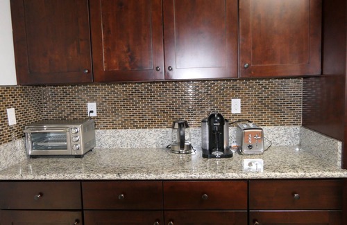 Hermosa Village Condo | Comfortable Home 3-bedroom condo in delightful Anaheim with AC