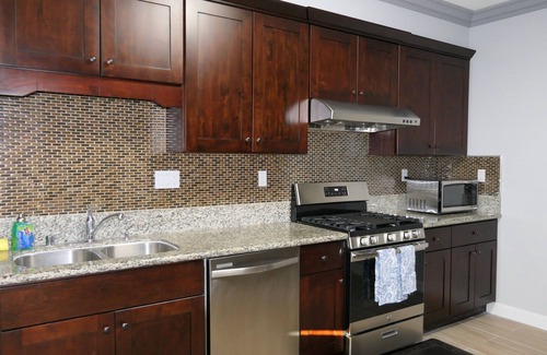 Hermosa Village Condo | Comfortable Home 3-bedroom condo in delightful Anaheim with AC