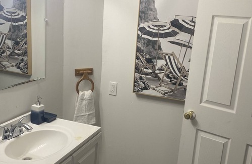 Cahokia House | Comfortable home if your visiting the St. Louis area for work or play
