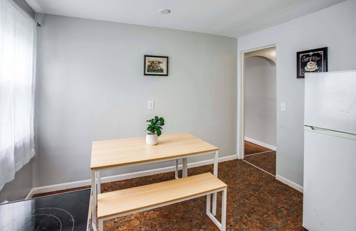 Gates-North Gates House | Comfortable Home In the Suburb close to Dwtn and Airpo
