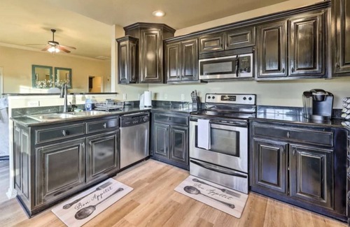 Bentonville - Fayetteville House | Comfortable Home in Springdale