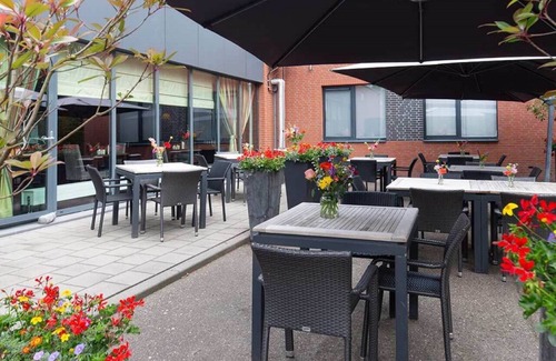 Zevenbergen Hotel | Comfortable Hotel Room in Zevenbergen – Near Moerdijk Port, Parking & Dining