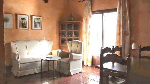 Estepa House | Comfortable House in Estepa with Shared Pool