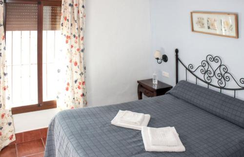 Estepa House | Comfortable House in Estepa with Shared Pool