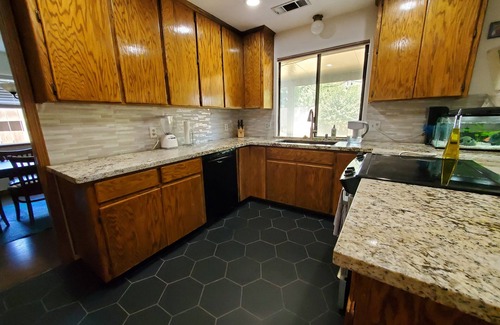 Porterville House | Comfortable House near Sequoia National Park