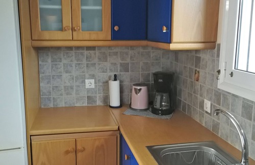 Karakiani House | Comfortable house with garden - 2 minutes from the beach!