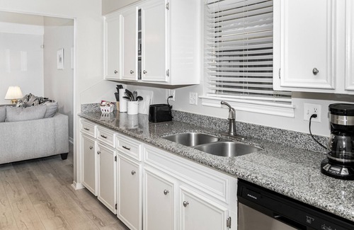 Kingwood House | Comfortable Houston 3 bedroom home ,15 minutes from IAH