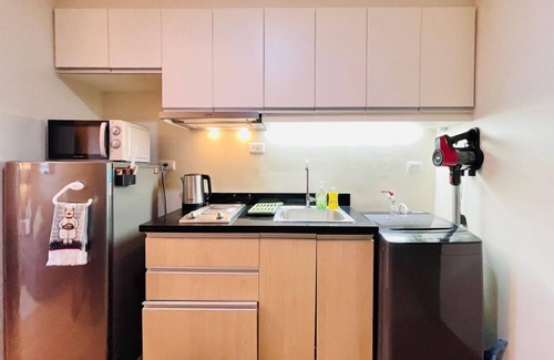 Iloilo Apartment | Comfortable Iloilo City Stay with Pool & Gym