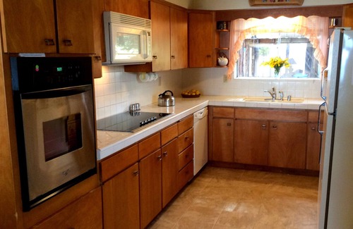 East Shore House | Comfortable Lakefront Home with Magnificent Views