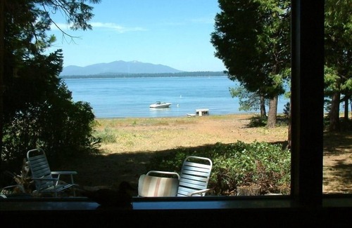 East Shore House | Comfortable Lakefront Home with Magnificent Views