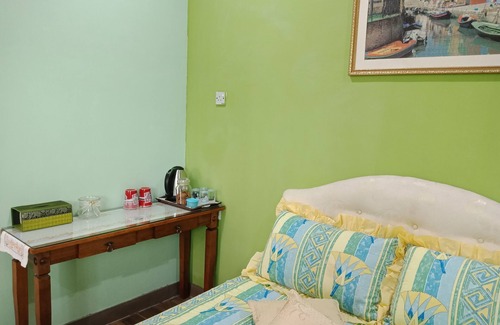 Kampung Lintang House | Comfortable Living For a family of 10 and below
