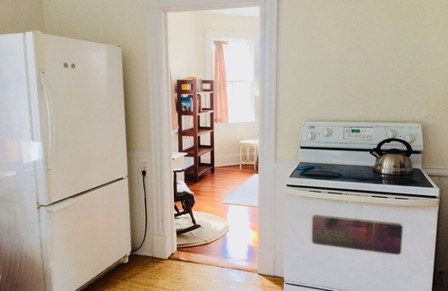 Stonington House | Comfortable Living in Casual 100 yr old Home, 10 min walk to Stonington Village