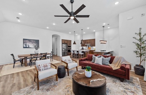 Argyle House | * Comfortable Living in Argyle *