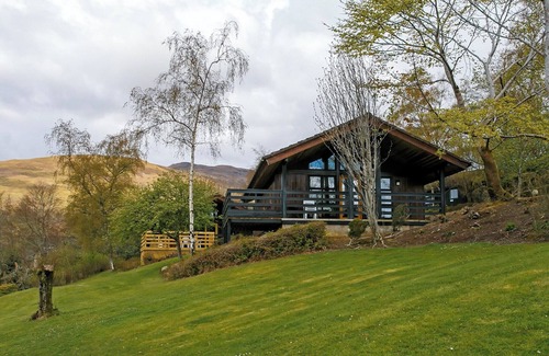 Lochearnhead Ski Chalet | Comfortable lodge with one double and one twin.