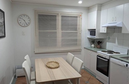 Narrabundah House | Comfortable & Lovely House! Nr Kingston & Fyshwick