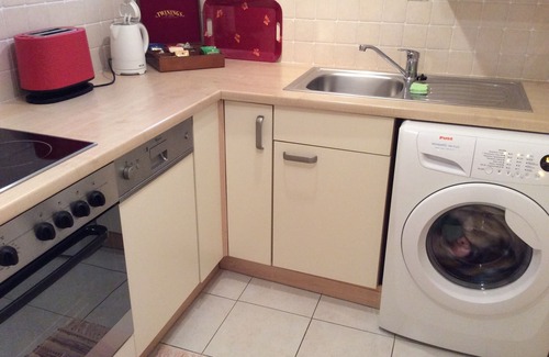 Duillier Apartment | Comfortable lower ground floor flat in picturesque village above Nyon