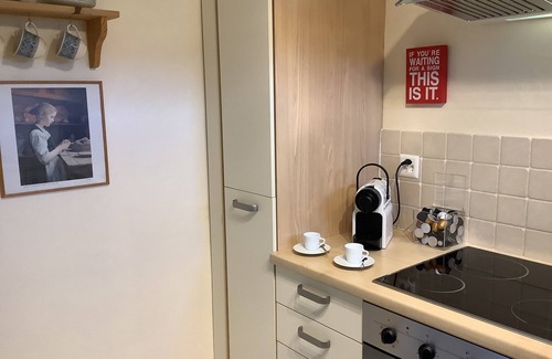 Duillier Apartment | Comfortable lower ground floor flat in picturesque village above Nyon