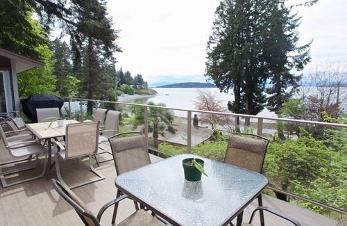 Halfmoon Bay House | Comfortable luxury suite with epics views, on the Beach, Sunshine Coast