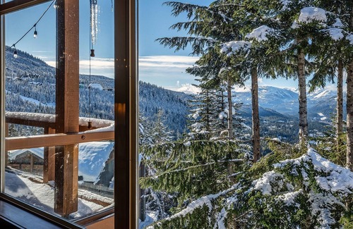 Nordic Estates House | Comfortable Luxury Townhouse W/Panoramic Views, Ski-In/Ski-Out Access, Hot Tub
