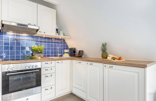 Tinnum Apartment | Comfortable maisonette - vacation apartment under thatch invites you to relax on a
