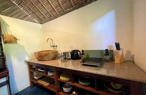 Nosy Boraha House | Comfortable Malagasy bungalow on private beach