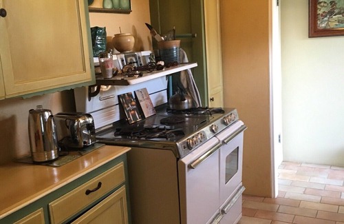 Ventura Apartment | Comfortable Midtown One Bedroom apartment,
