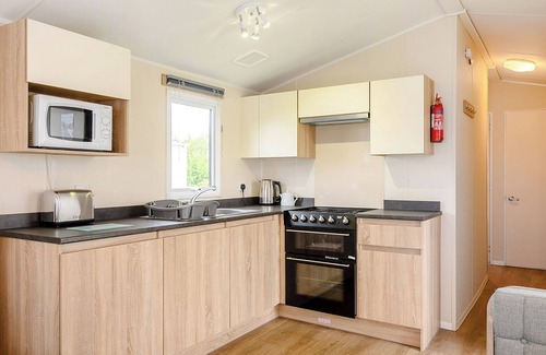 Mablethorpe House | Comfortable modern 12ft-wide caravan with one double and two twin.