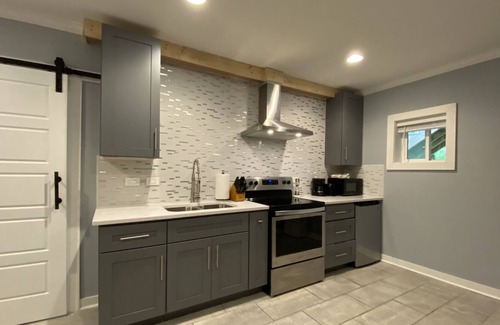 Gainesville Apartment | Comfortable/ Modern Basement Apartment, Lane Lanier/ Gainesville/ Cumming Ga.