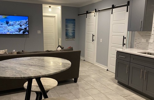 Gainesville Apartment | Comfortable/ Modern Basement Apartment, Lane Lanier/ Gainesville/ Cumming Ga.